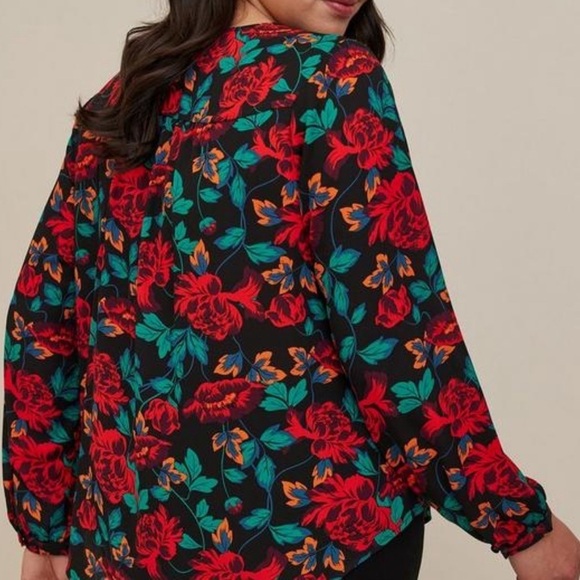 Torrid Womens Floral Button Front Blouse Size 5x Georgette V Neck Pintucked - Picture 3 of 14
